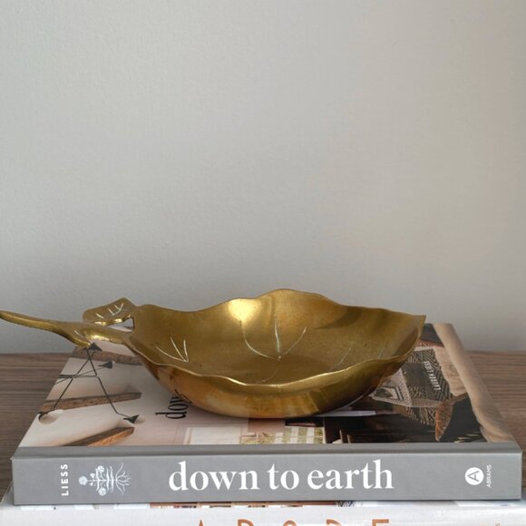 Vintage Mid Century Brass Leaf Catch All Bowl - Picture 2 of 4